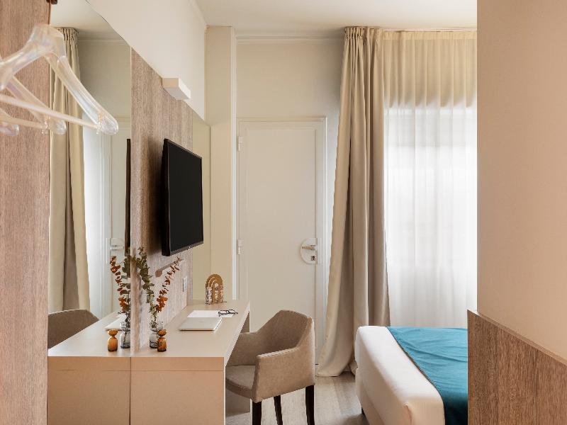 Living Hotel Milano image