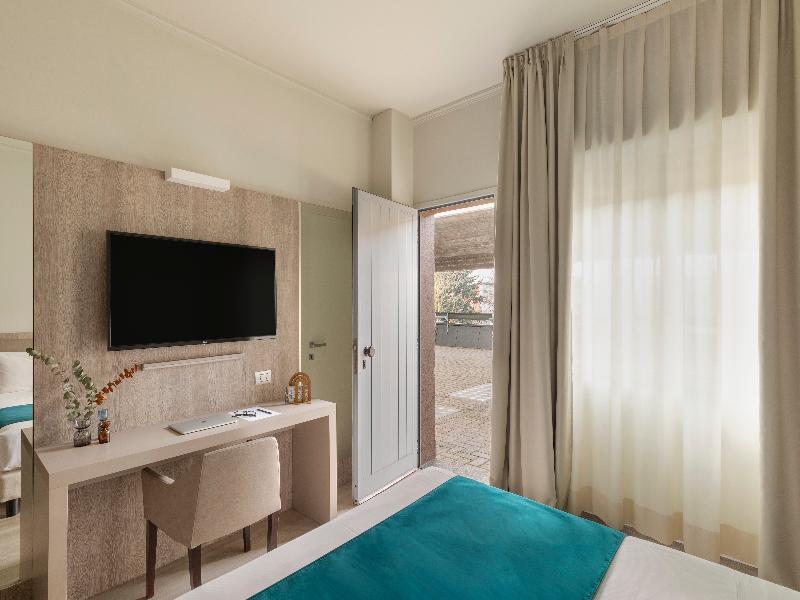 Living Hotel Milano image