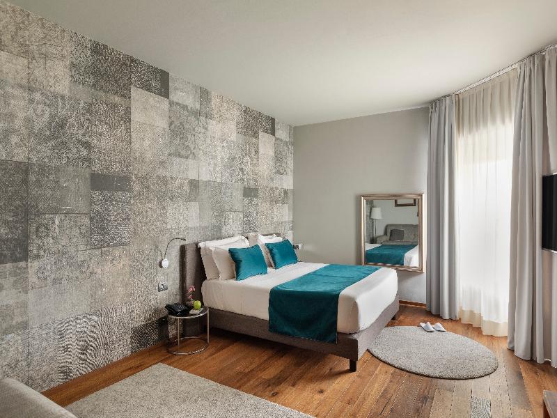 Living Hotel Milano image