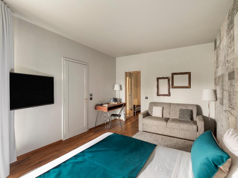 Living Hotel Milano image