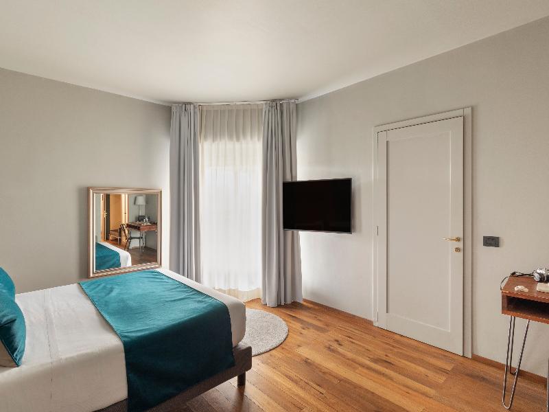 Living Hotel Milano image