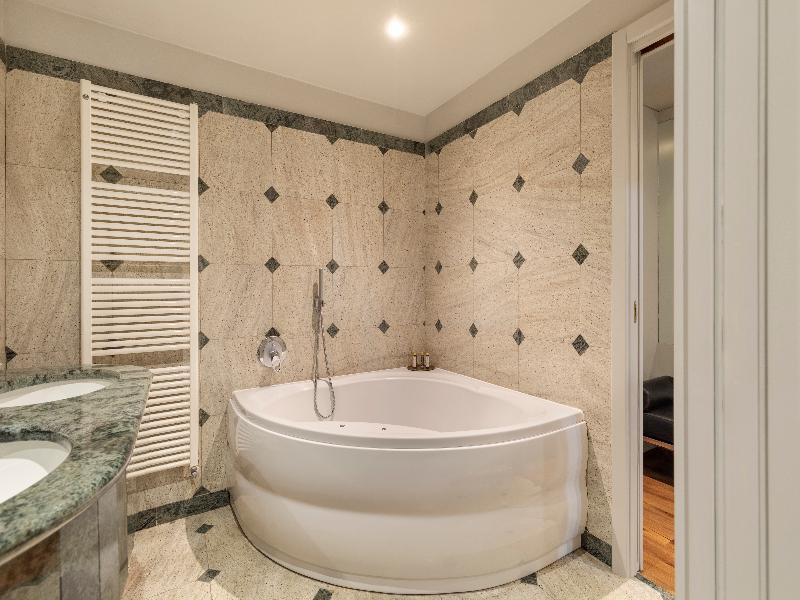 Living Hotel Milano image