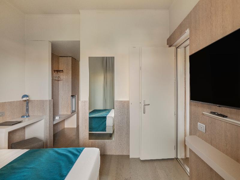 Living Hotel Milano image