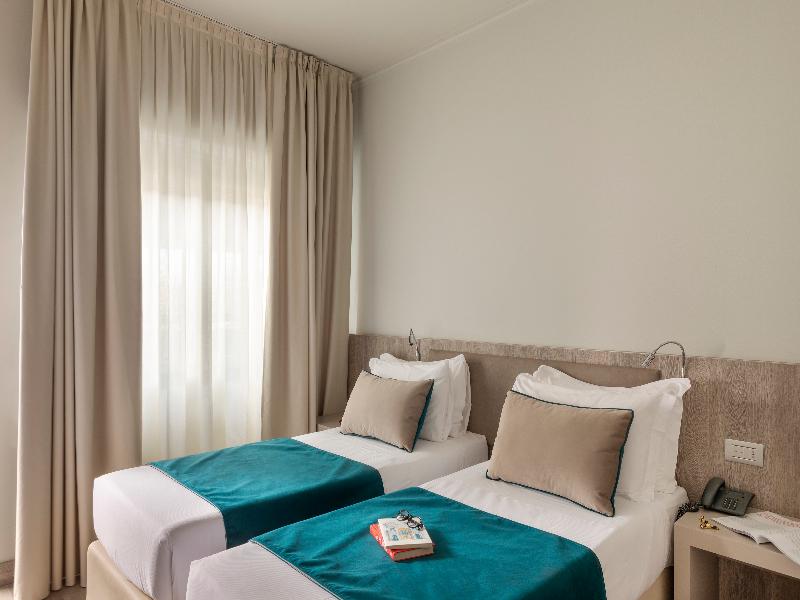 Living Hotel Milano image