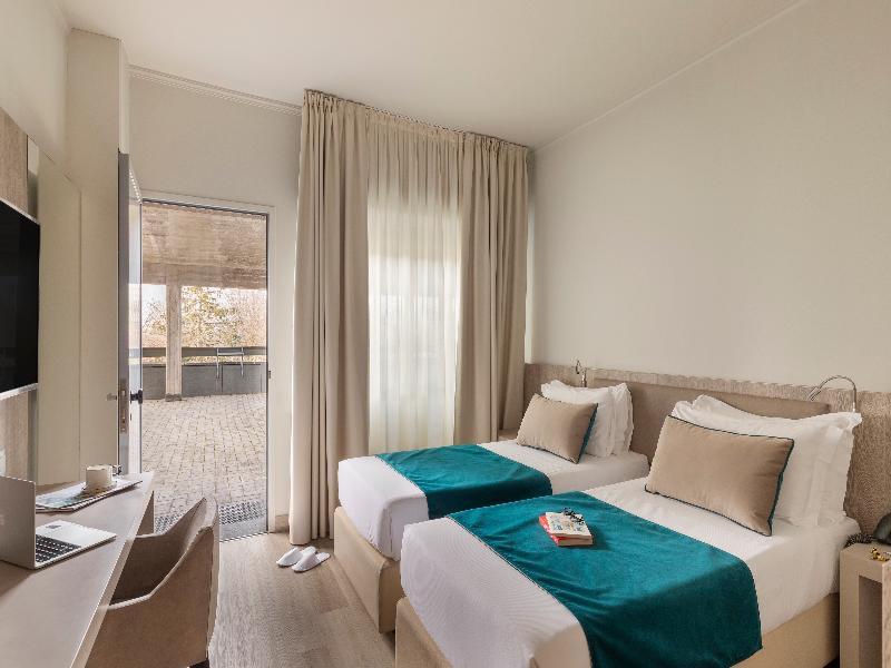 Living Hotel Milano image