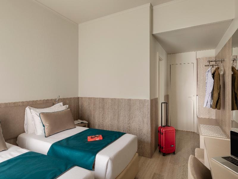 Living Hotel Milano image