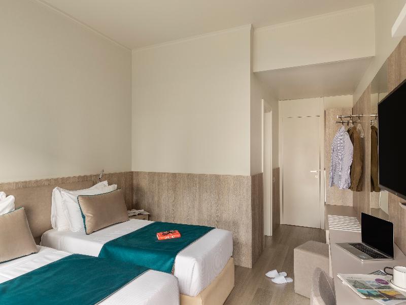 Living Hotel Milano image