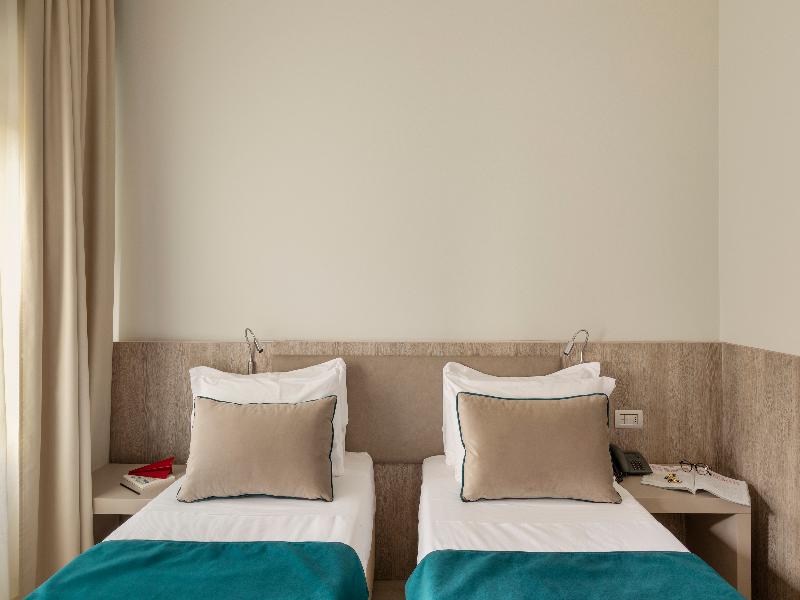 Living Hotel Milano image