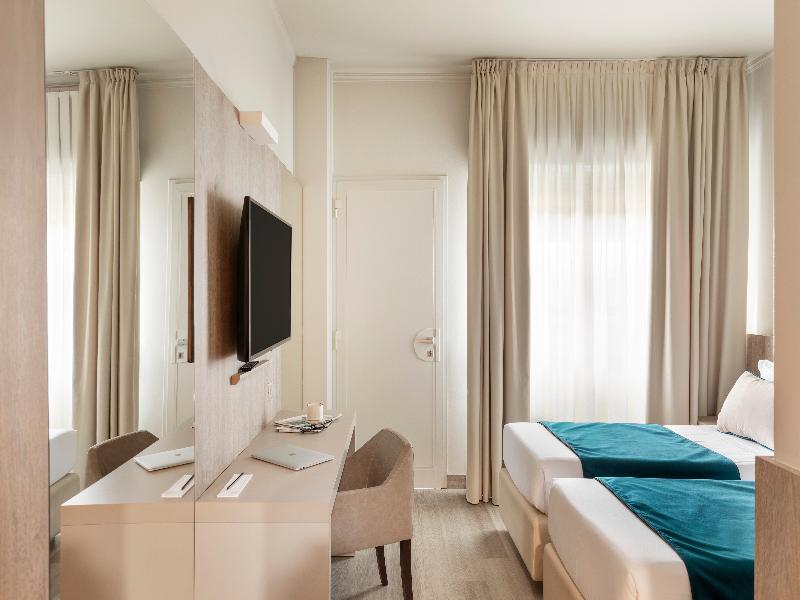 Living Hotel Milano image