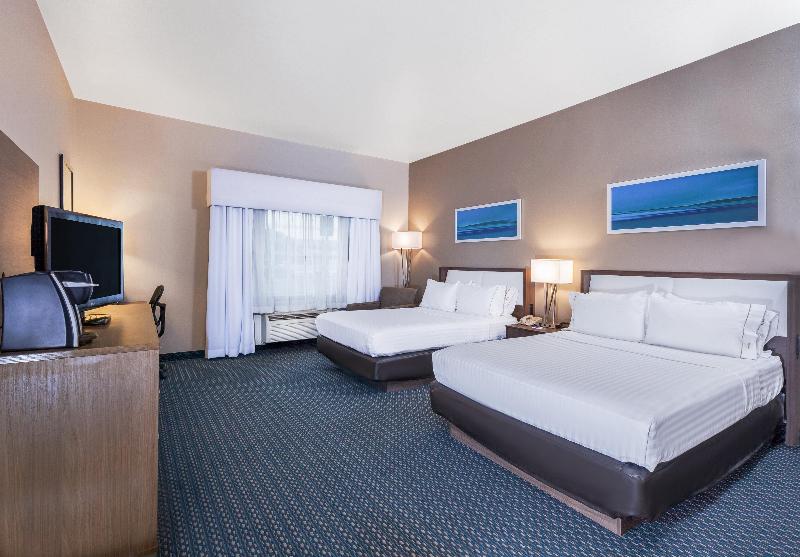 Holiday Inn Express & Suites Pharr image