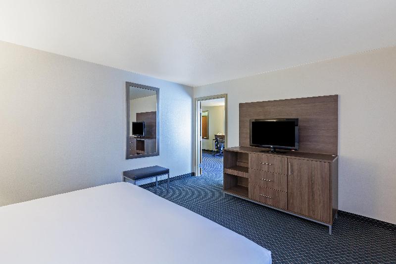 Holiday Inn Express & Suites Pharr image