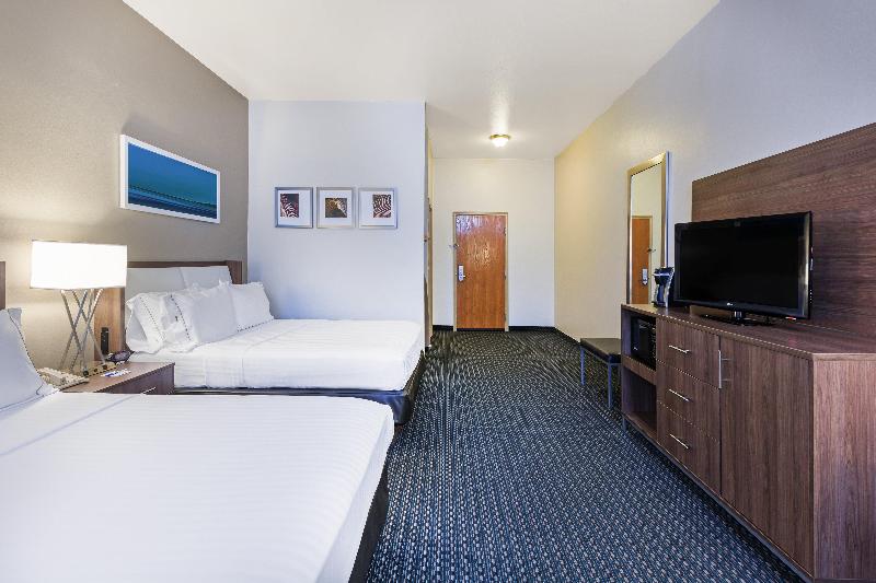 Holiday Inn Express & Suites Pharr image