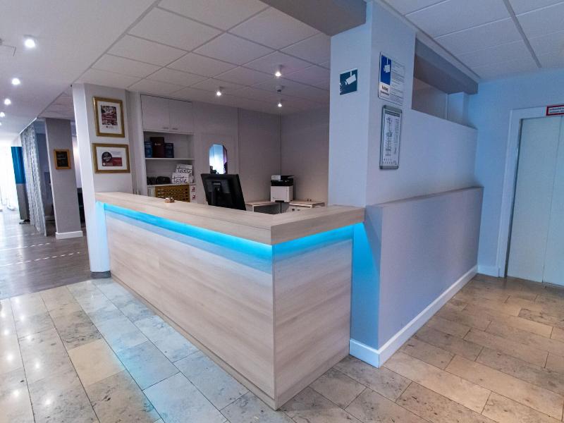 H+ Hotel Hockenheim image