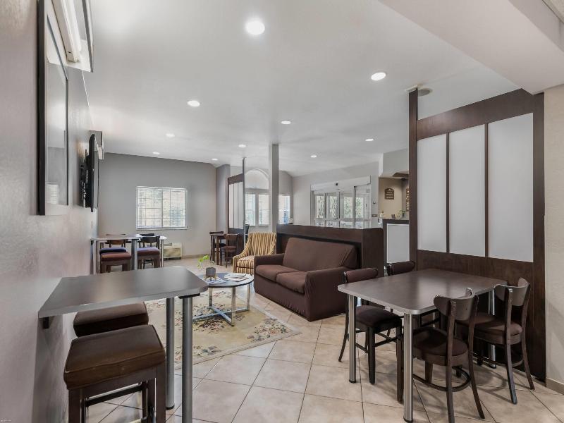 Microtel inn & Suites By Wyndham Pearl Rive/Slid image