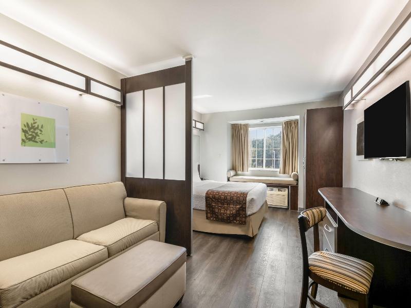 Microtel inn & Suites By Wyndham Pearl Rive/Slid image