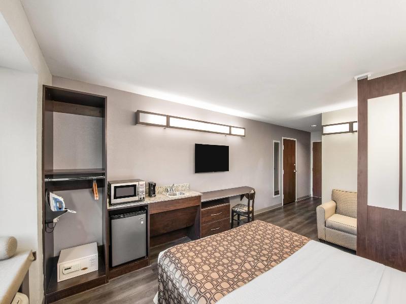 Microtel inn & Suites By Wyndham Pearl Rive/Slid image