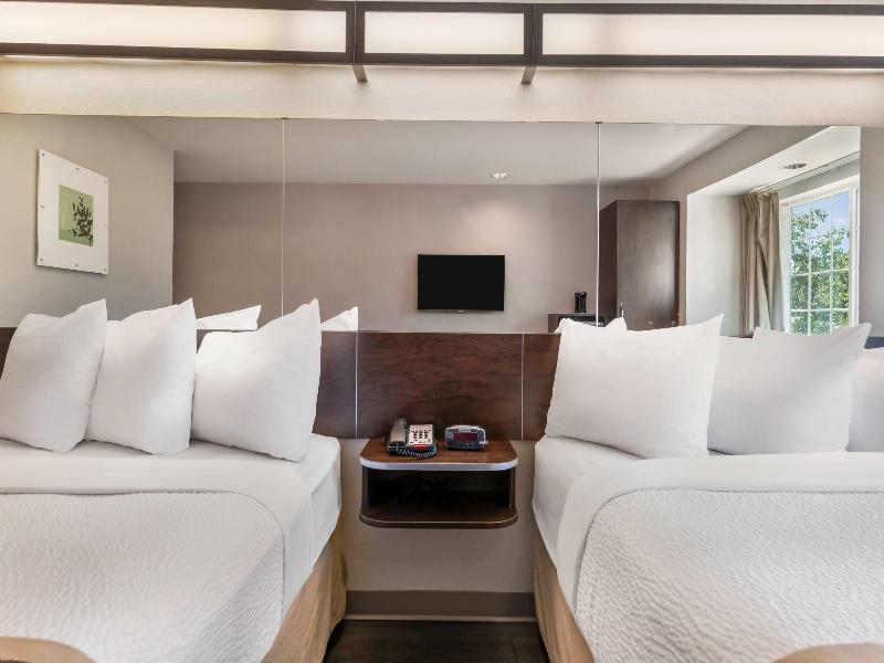 Microtel inn & Suites By Wyndham Pearl Rive/Slid image