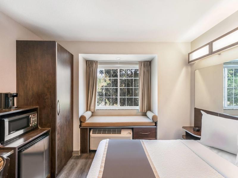 Microtel inn & Suites By Wyndham Pearl Rive/Slid image