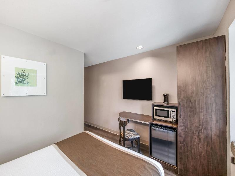 Microtel inn & Suites By Wyndham Pearl Rive/Slid image