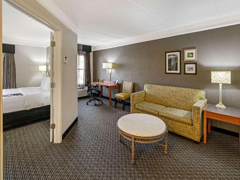 La Quinta Inn & Suites Macon image