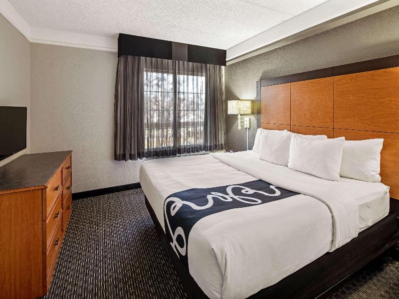 La Quinta Inn & Suites Macon image