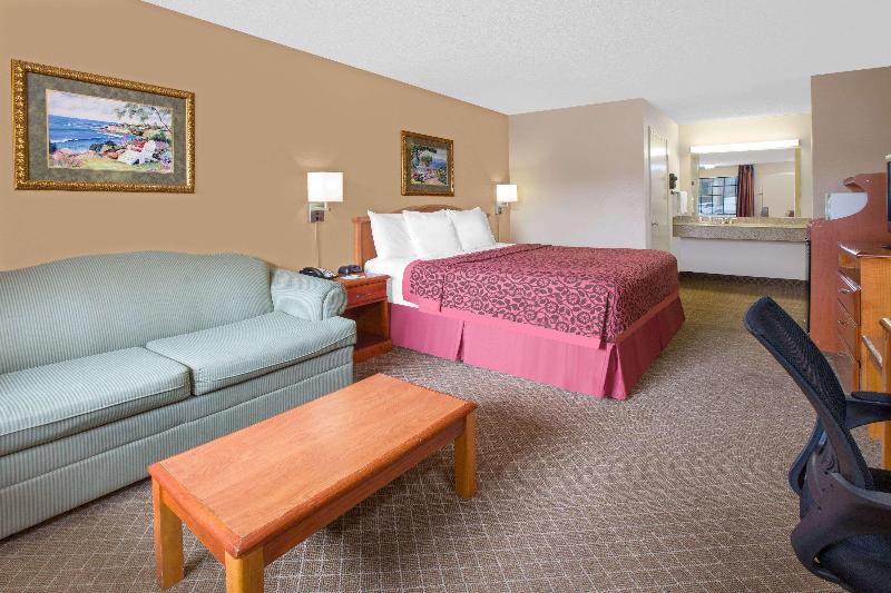 Days Inn by Wyndham Ruston LA image
