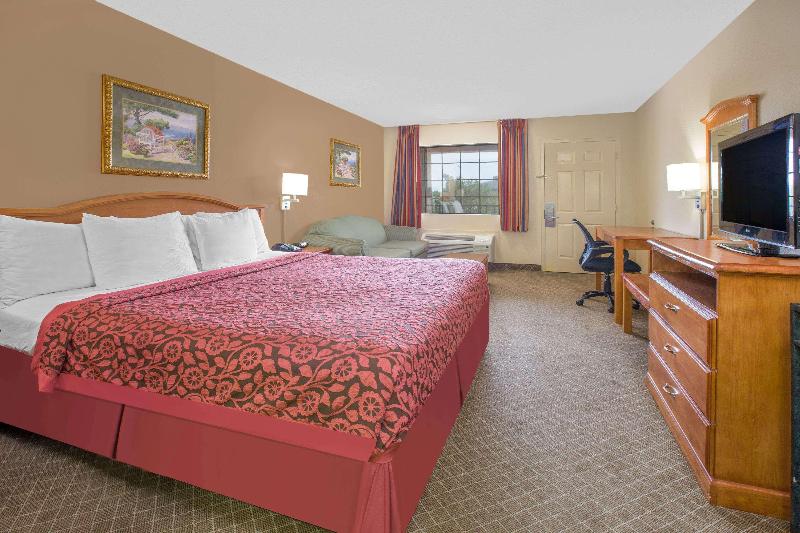 Days Inn by Wyndham Ruston LA image