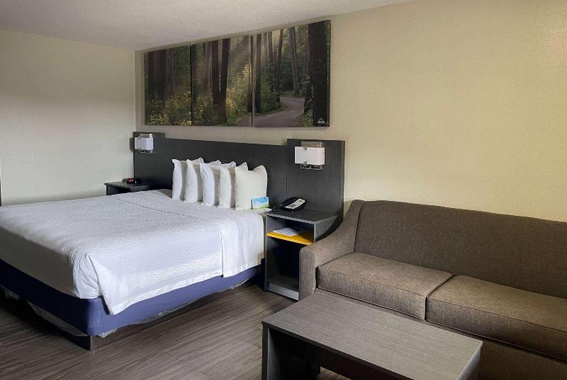 Days Inn by Wyndham Ruston LA image