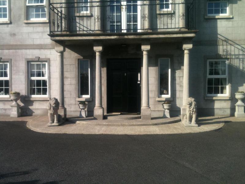 Deerpark Manor Bed & Breakfast image
