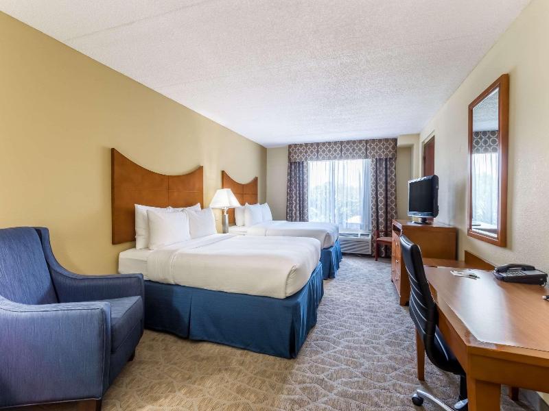 Wingate By Wyndham Convention Ctr Closest Univers image