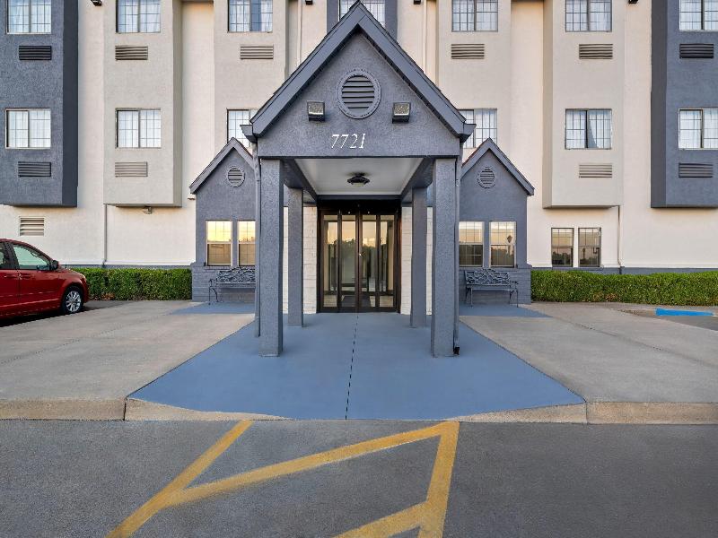 Days Inn by Wyndham near Kansas Speedway image