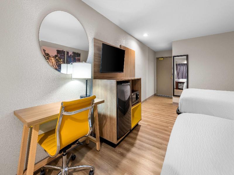 Days Inn by Wyndham near Kansas Speedway image