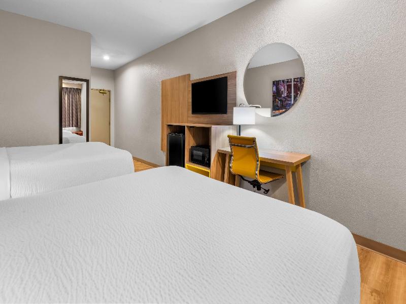 Days Inn by Wyndham near Kansas Speedway image