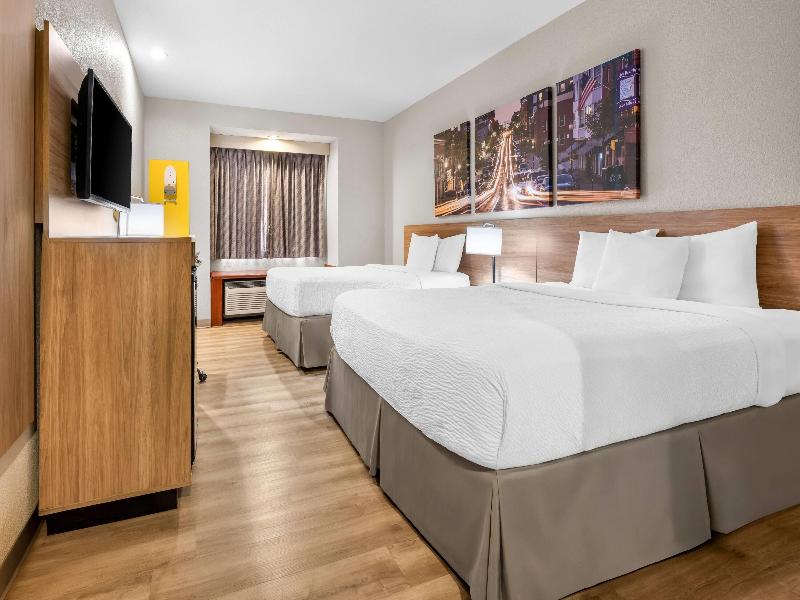 Days Inn by Wyndham near Kansas Speedway image