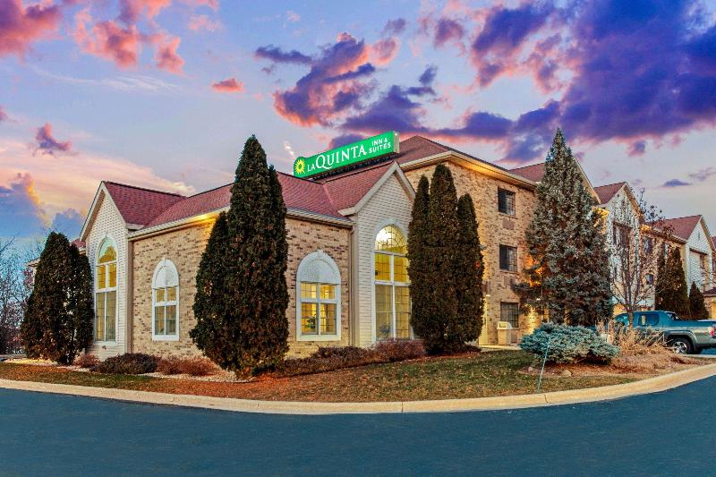 La Quinta Inn&Suites by Wyndham Milwaukee Delafiel image