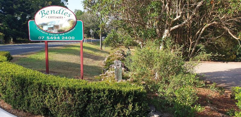 Bendles Cottages and Country Villas image