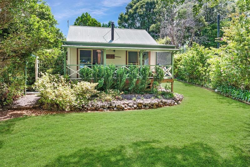 Bendles Cottages and Country Villas image