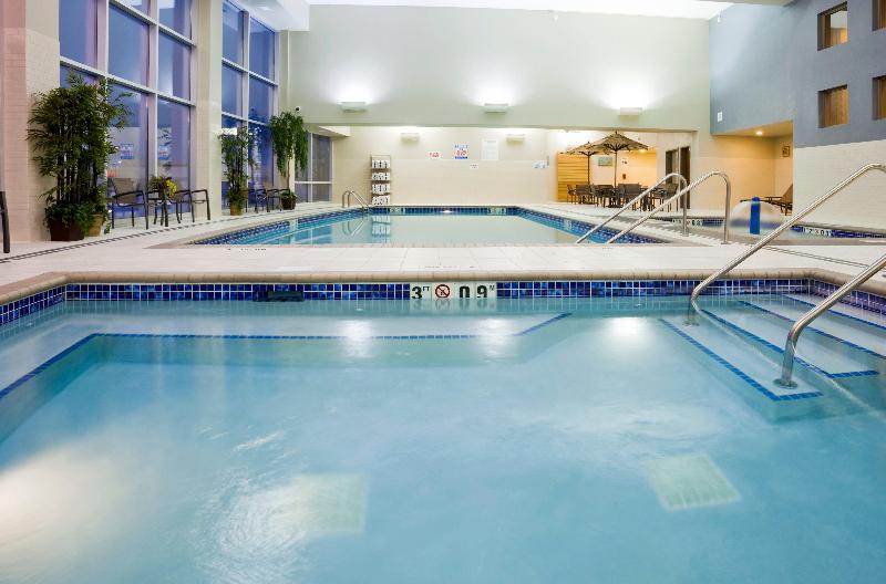Holiday Inn Express Hotel & Suites Mankato East image