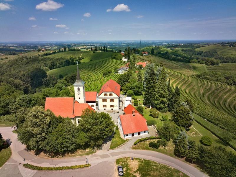 Dvorec Jeruzalem image