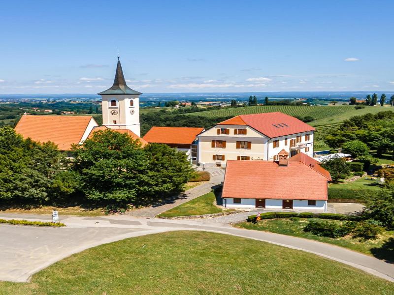 Dvorec Jeruzalem image