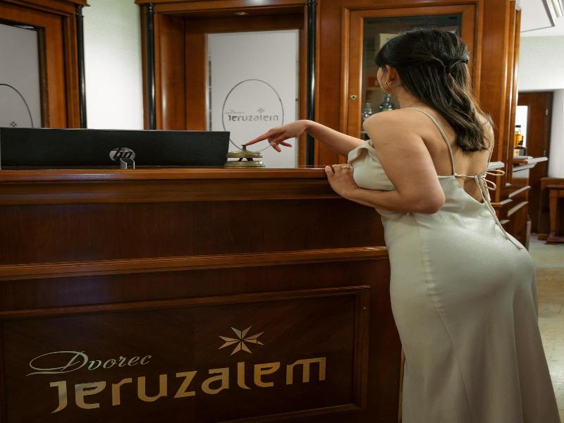 Dvorec Jeruzalem image
