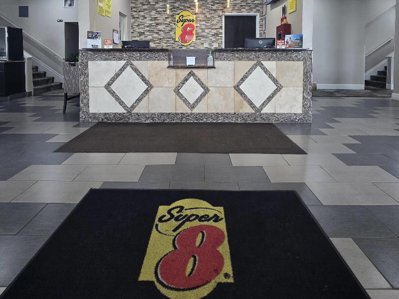 Super 8 by Wyndham Kansas City image