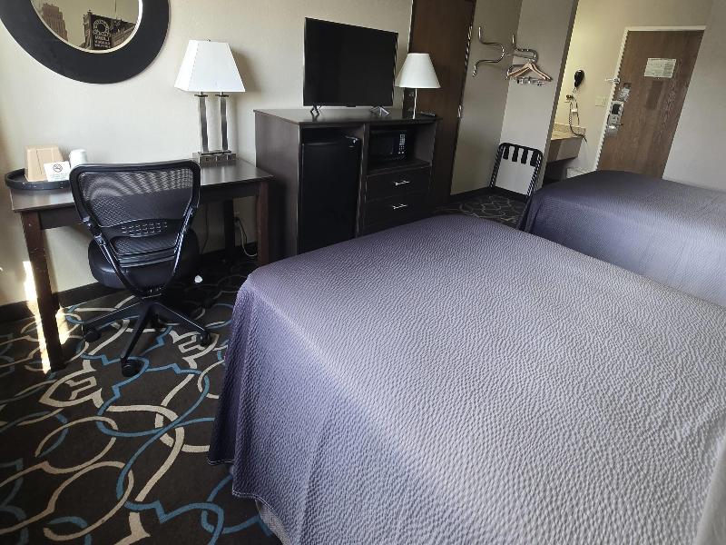 Super 8 by Wyndham Kansas City image