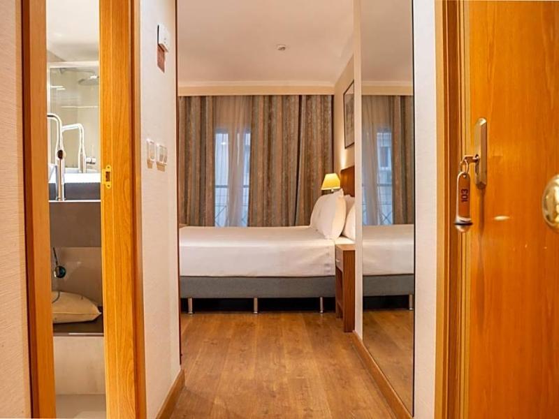 Aparto-Hotel Rosales image