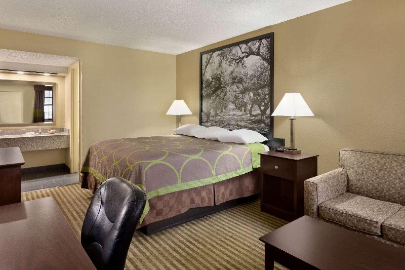 Super 8 By Wyndham Ruston image