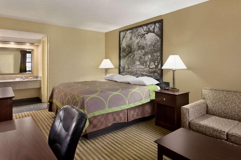Super 8 By Wyndham Ruston image