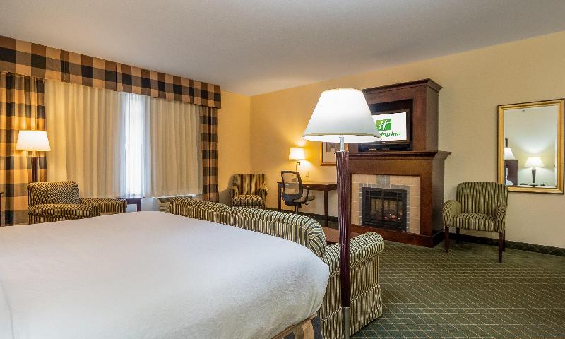 Holiday Inn Conference Center Marshfield photo 16
