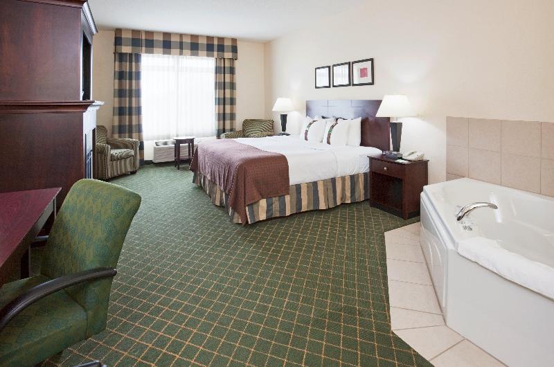 Holiday Inn Conference Center Marshfield photo 17