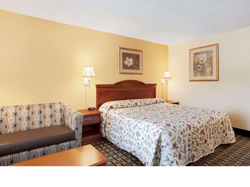 Knights Inn Mount Laurel image