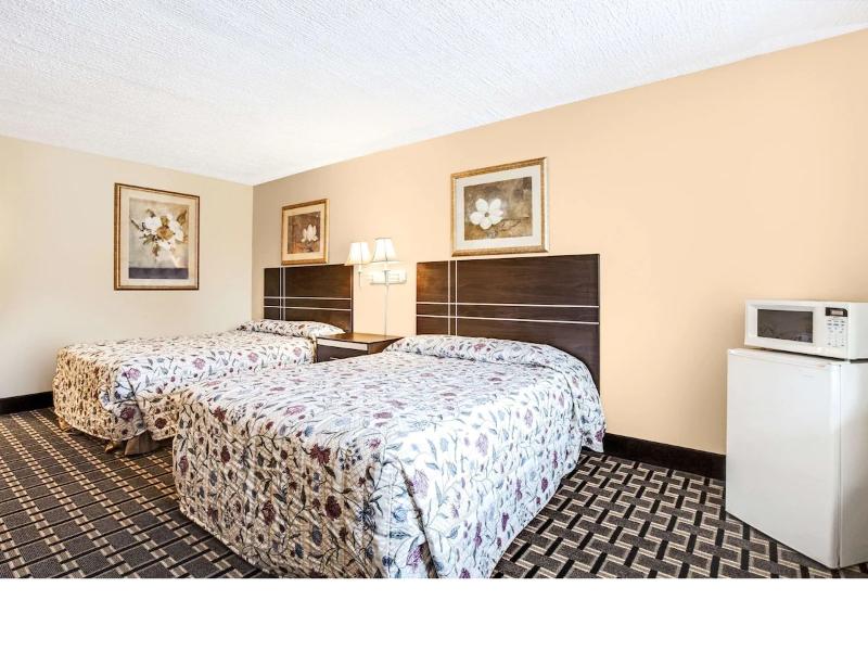 Knights Inn Mount Laurel image